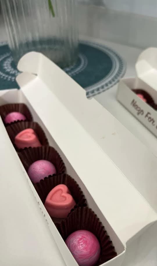 صنعة بكل حب